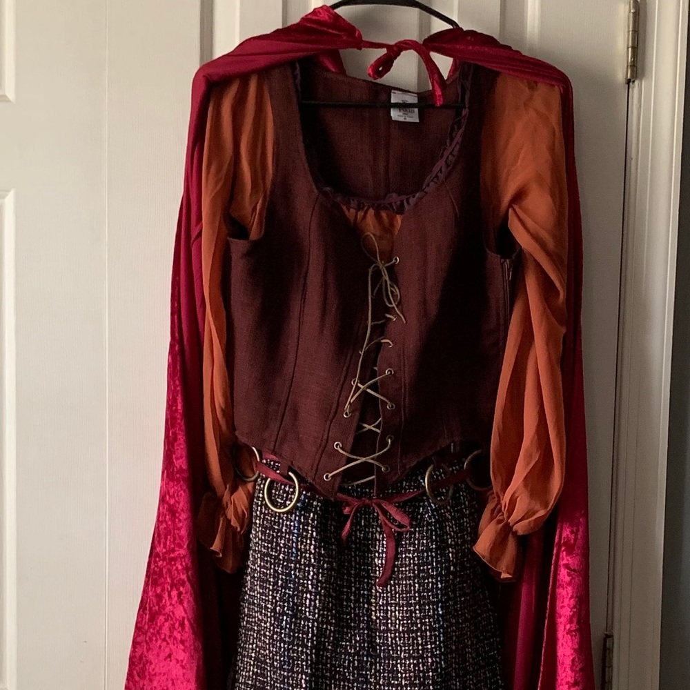Hocus pocus Mary’s costume
